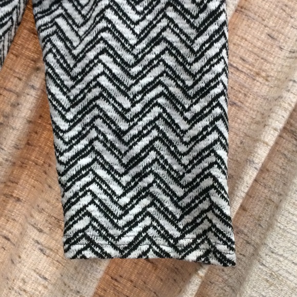 Daniel Rainn Open Front Hooded Cardigan - Picture 4 of 6